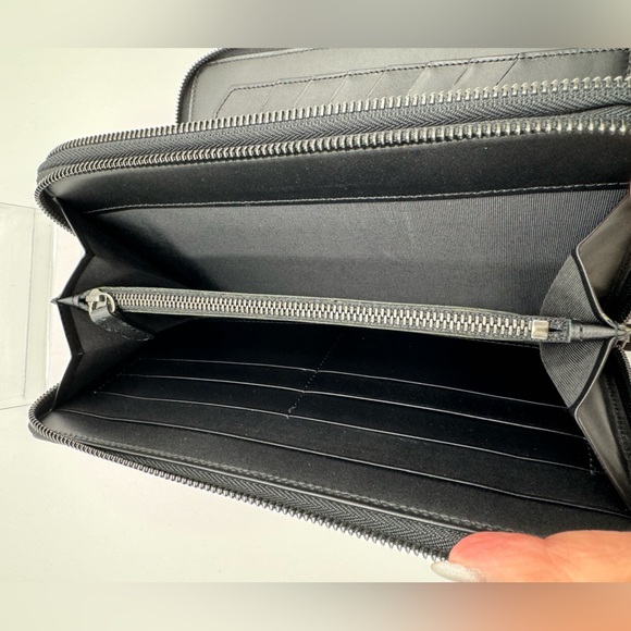 Burberry-Authentic-Black Label Crestridge Double Zippy Wallet/Organizer Like New - Picture 9 of 15